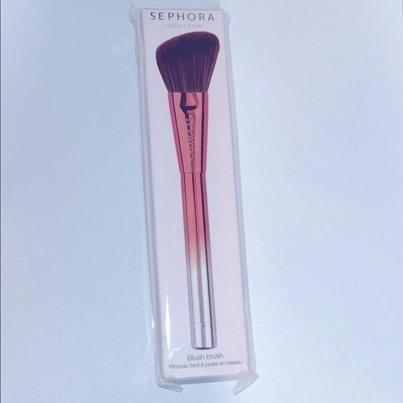 Sephora Other - Sephora Beauty Magnet Blush Brush